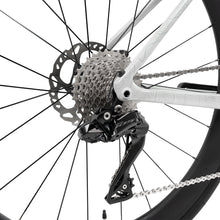 Load image into Gallery viewer, RS7 105 Di2 Angel Wing White